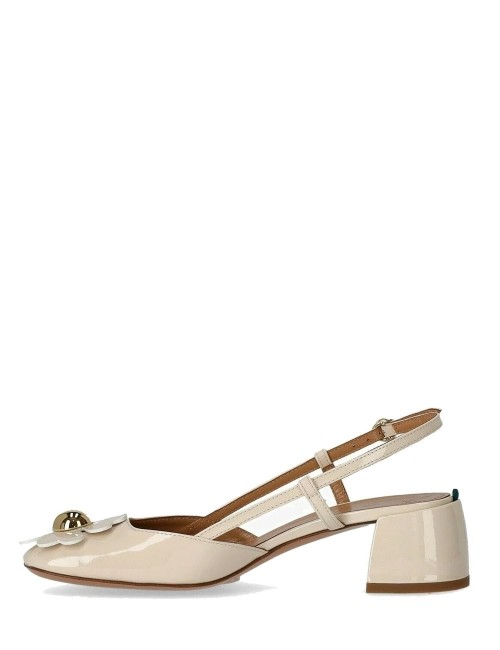 Sling back con fiore vernice cirè