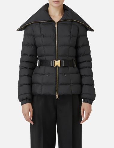 Piumino corto in nylon con ampio collo nero