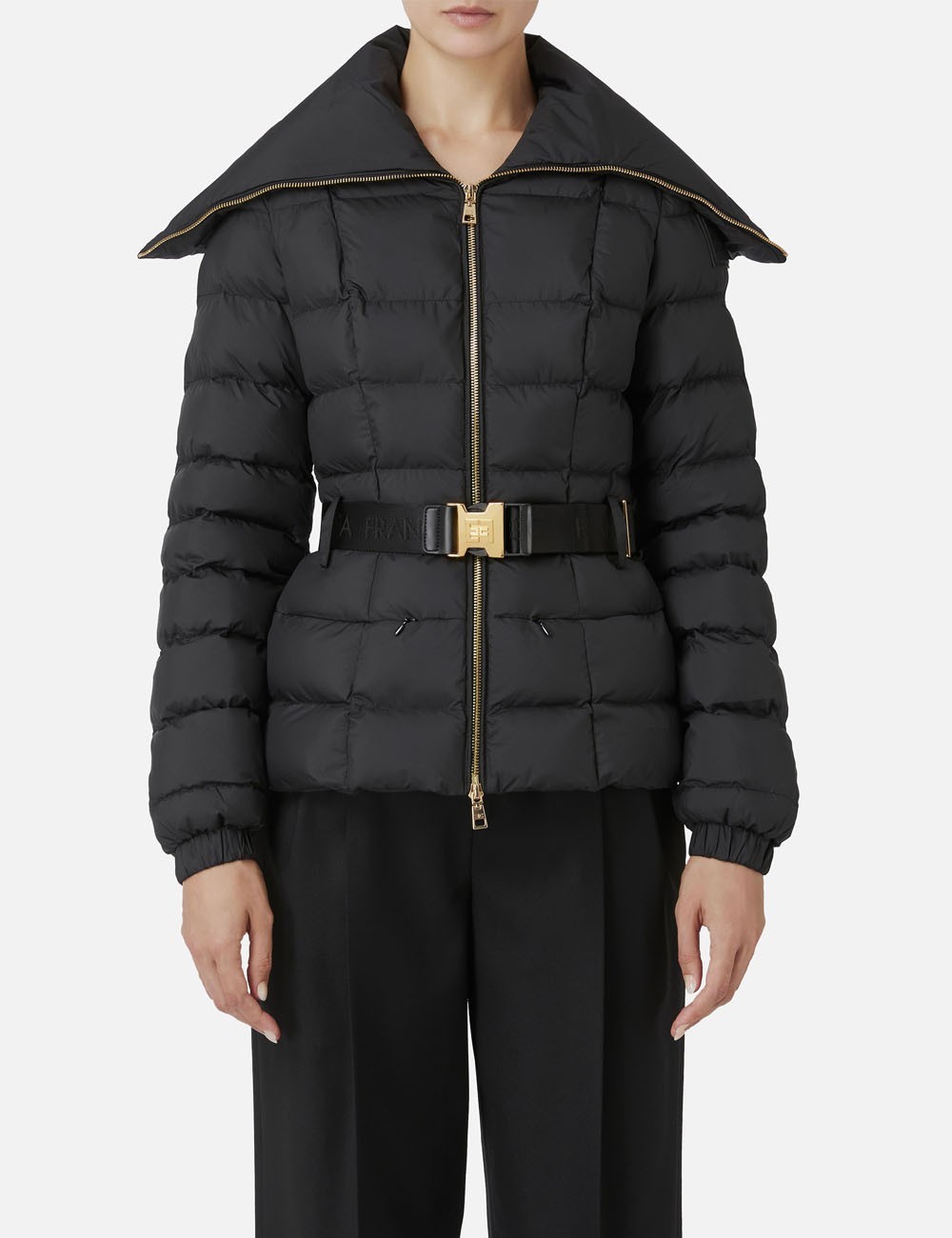 Piumino corto in nylon con ampio collo nero