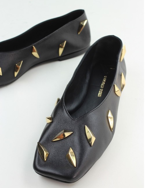 Ballerina in nappa nero con borchie oro