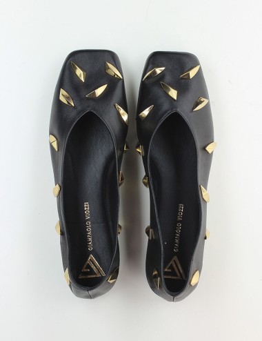Ballerina in nappa nero con borchie oro
