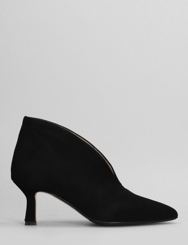 BLACK SUEDE ANKLE BOOTS