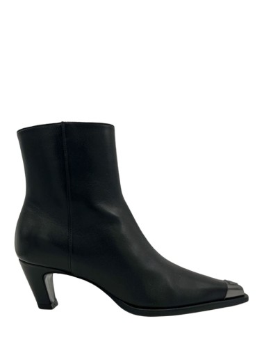 Stivaletto in nappa con puntale nero
