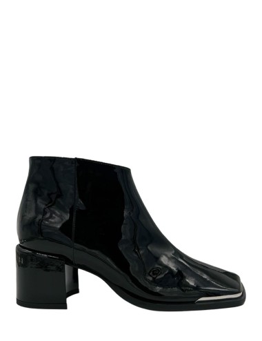 Tronchetto in vernice nero