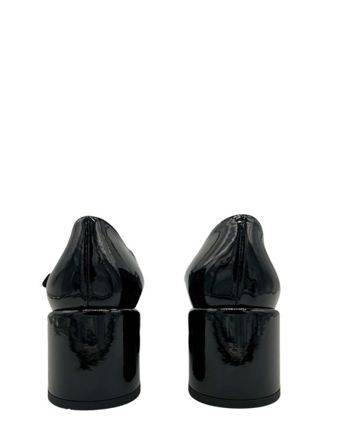 Scarpa con tacco in vernice nero