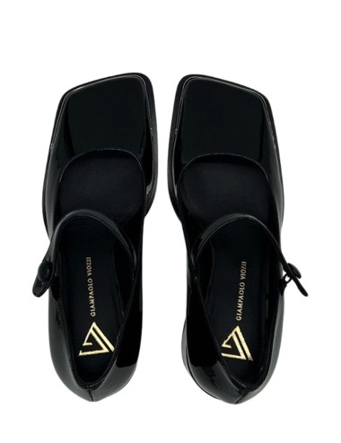 Scarpa con tacco in vernice nero
