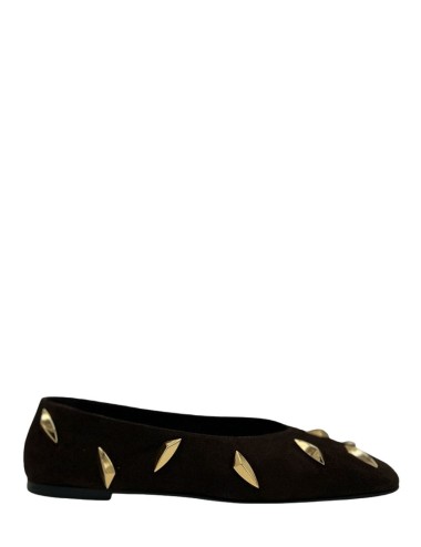 Ballerina scamosciata marrone con borchie oro