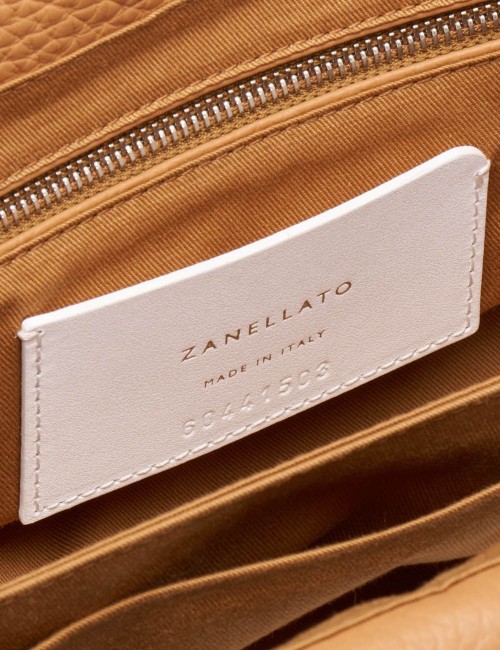 BORSA DOTTA SMALL IN PELLE MARTELLATA BROWN AMARETTO