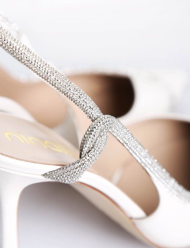 Slingback in nappa con tacco con strass avorio