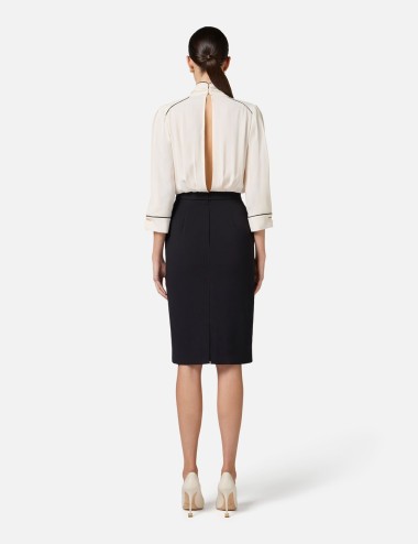 Dress in georgette and crêpe fabrics with piping butter black