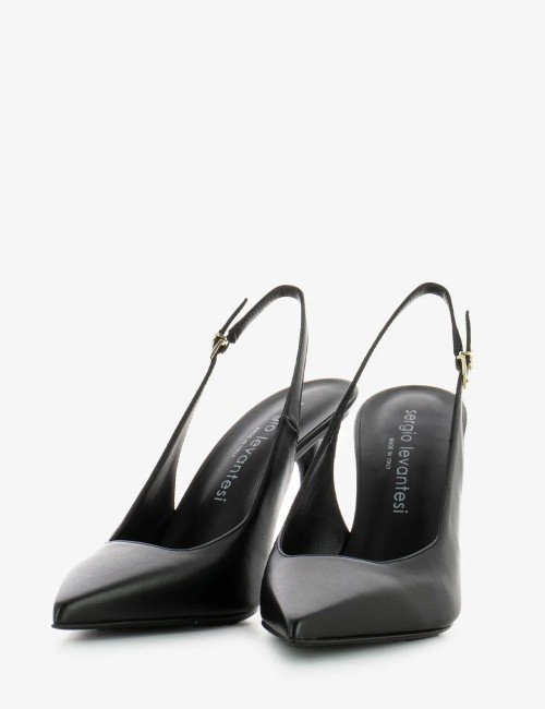 Chanel Mascia a punta con tacco nera