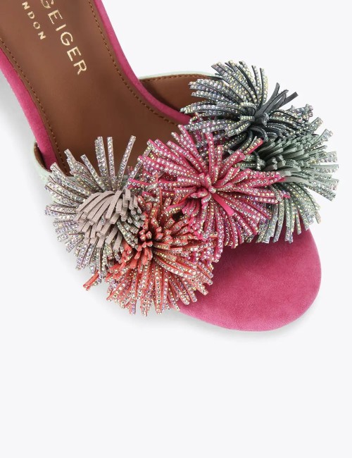 Sandali alti con pom pom e cristalli