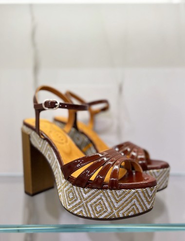 Sandali con plateau JYNKO marrone oro