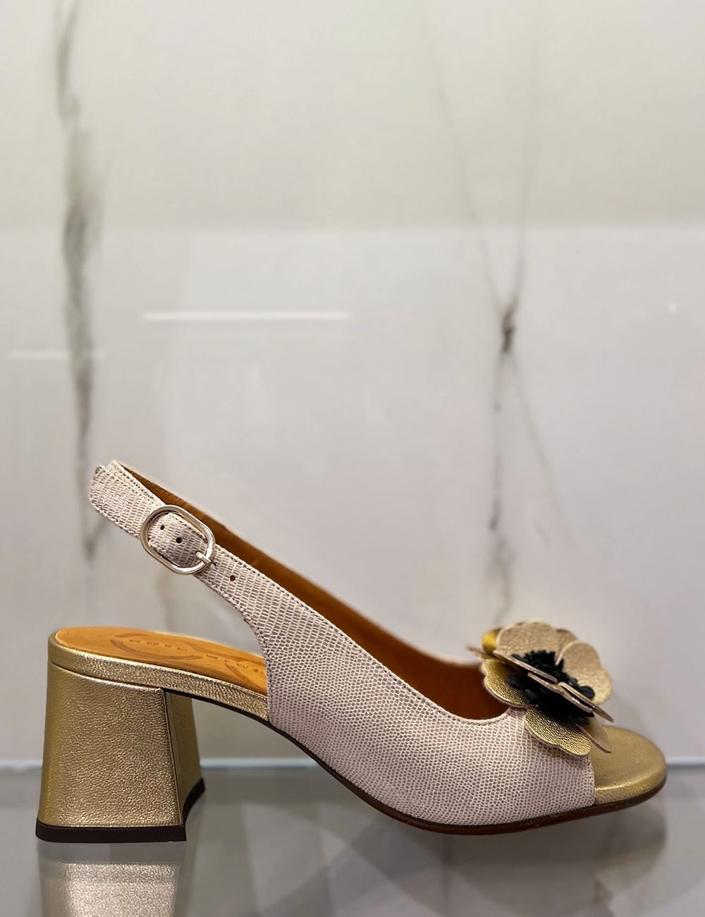 Sandali LILOLA avorio con fiori oro