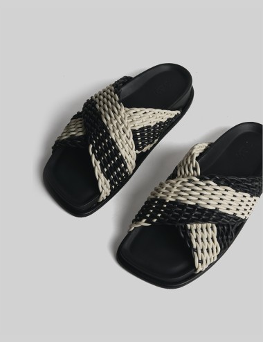 CHASE BASKET WEAVE CROSS STRAP FOOTBED SLIDE BLACK WHITE