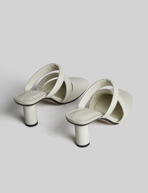 DAKOTA CYLINDER HEEL MULE WITH STRUCTURED STRAP