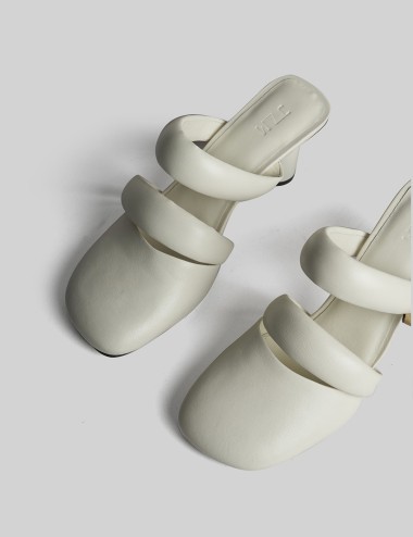 DAKOTA CYLINDER HEEL MULE WITH STRUCTURED STRAP