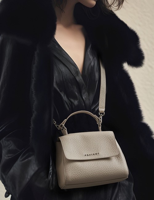Borsa Sveva Soft Mini a mano in pelle con tracolla ivory
