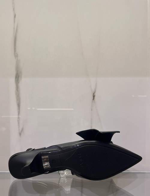 Slingback in nappa con fiocco nero