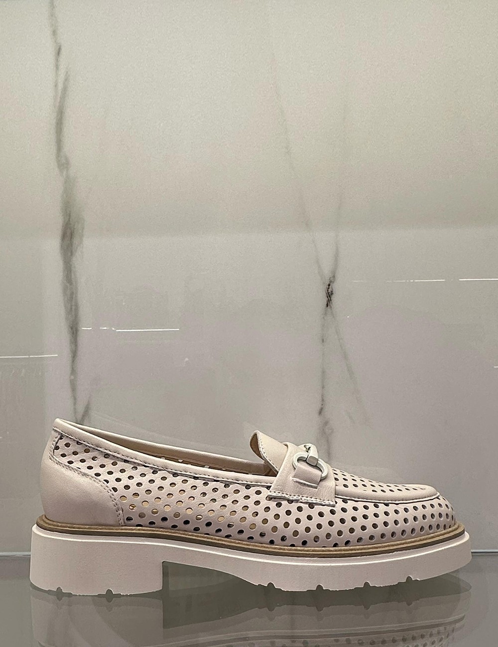 Mocassino traforato alto beige