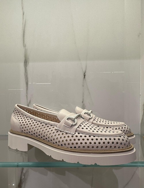 Mocassino traforato alto beige