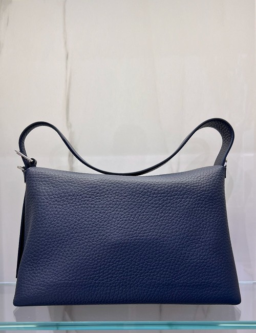 Borsa a spalla Nana Soft in pelle martellata con tracolla navy