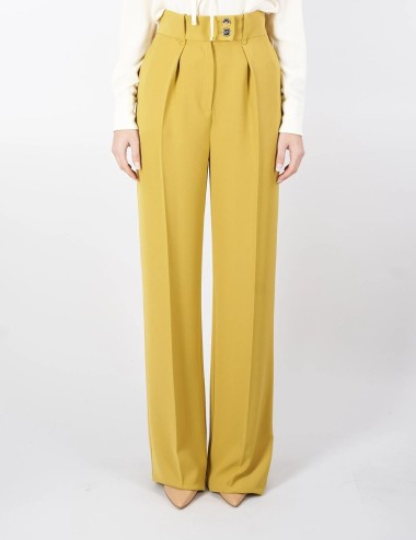 Pantaloni in crêpe fluido con bottoni dorati curry