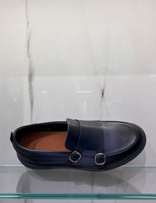 Mocassino con fibbie blu