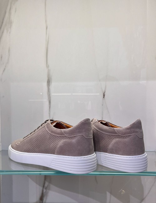 Sneakers scamosciate traforate dove