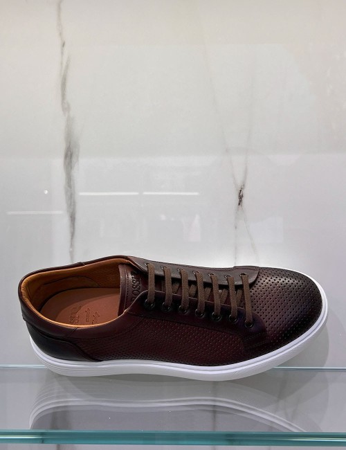 Sneakers in pelle traforate testa di moro