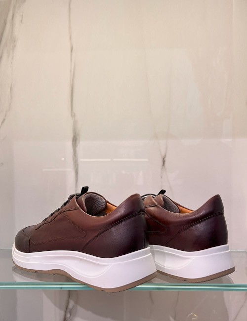 Sneakers in pelle testa di moro