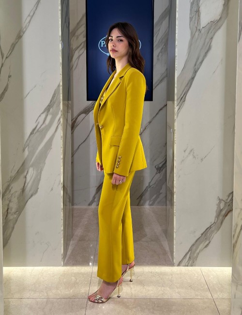 Single-breasted women’s suit in crêpe fabric Curry