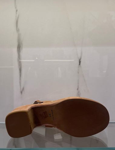 Sandalo con plateau scamosciato intrecciato cuoio