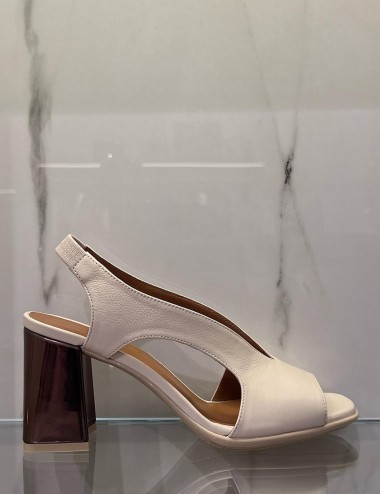 Sandali in pelle burro con tacco bronzo