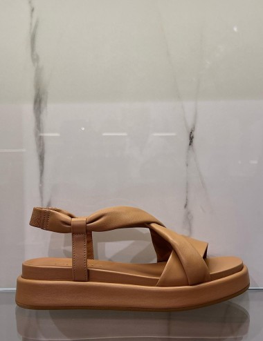 Sandali bassi in pelle cuoio
