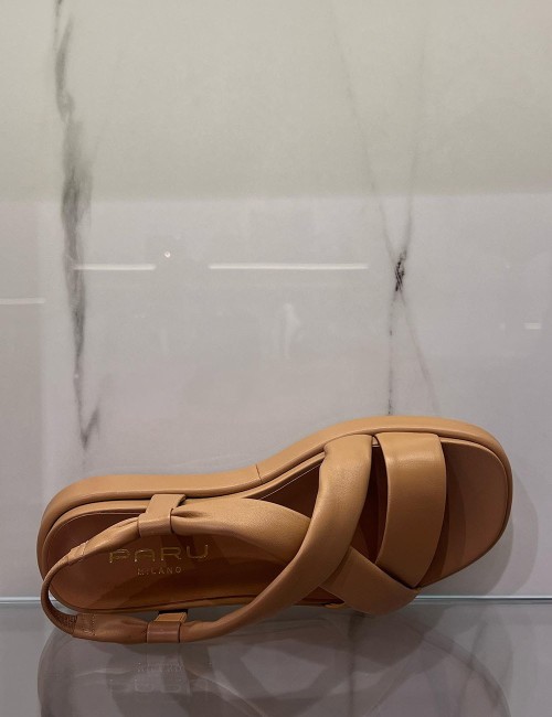 Sandali bassi in pelle cuoio