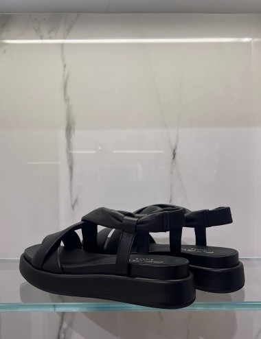 Sandali bassi in pelle nera