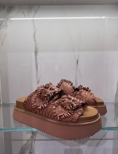 Sandali piattaforma in pelle intrecciata cognac