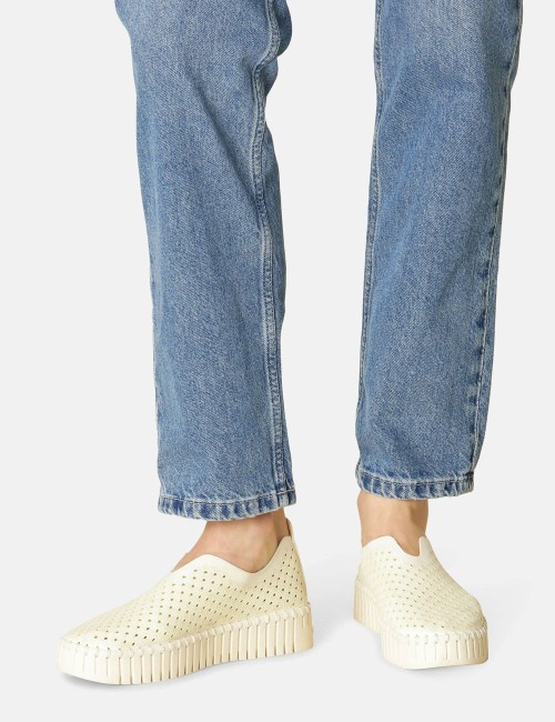 Platform Tulip Flats Milk Cream