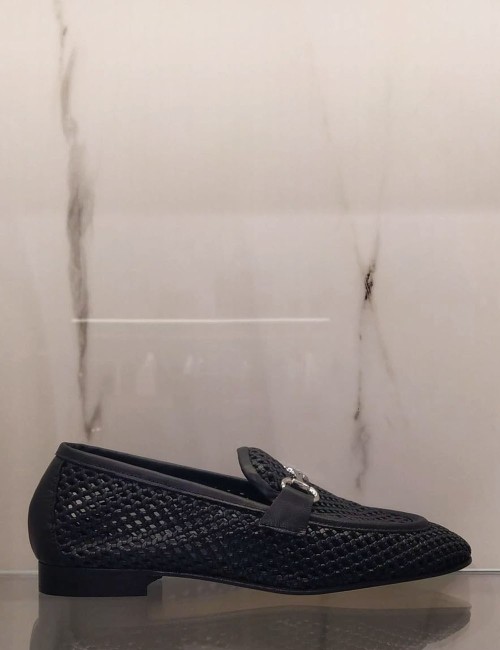 River Loafers perforated black