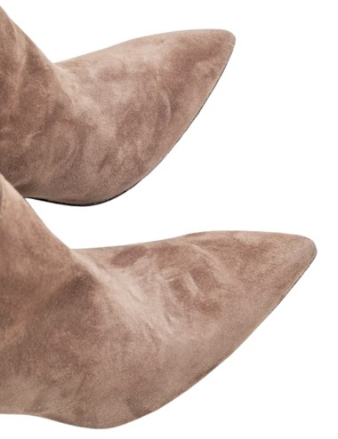 3/4 boot with ruffles in maple suede
