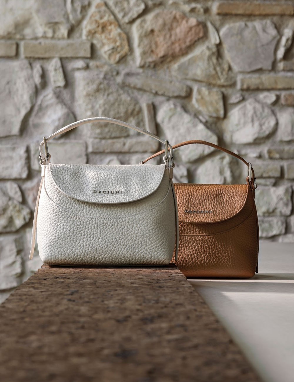 Borsa a mano Nana Small Soft in pelle con tracolla avorio