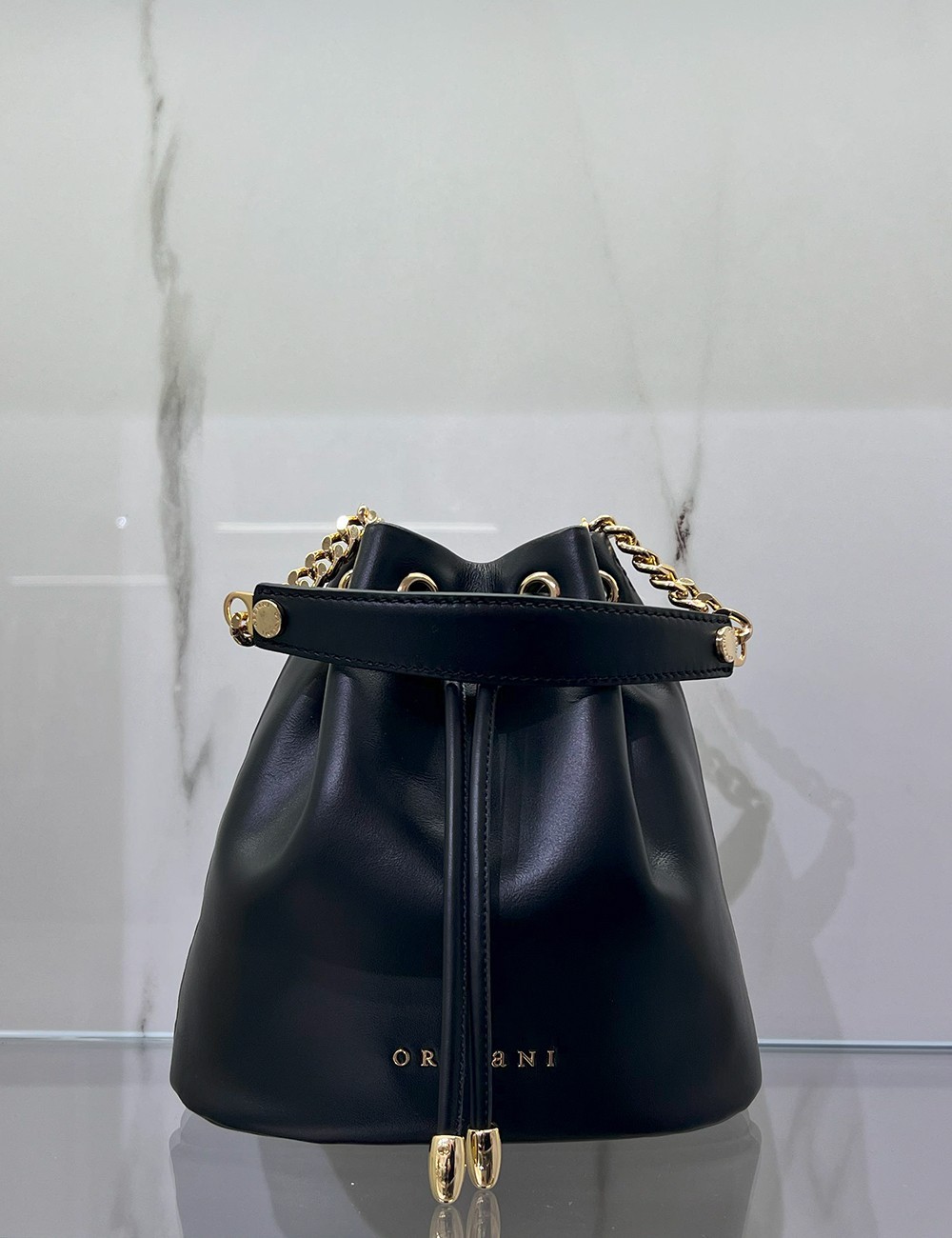 Mini secchiello Nest Vanity in pelle con tracolla nero