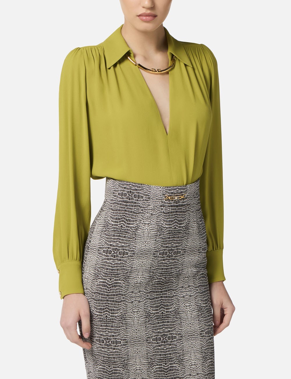 Camicia in georgette con dettaglio gioiello iguana