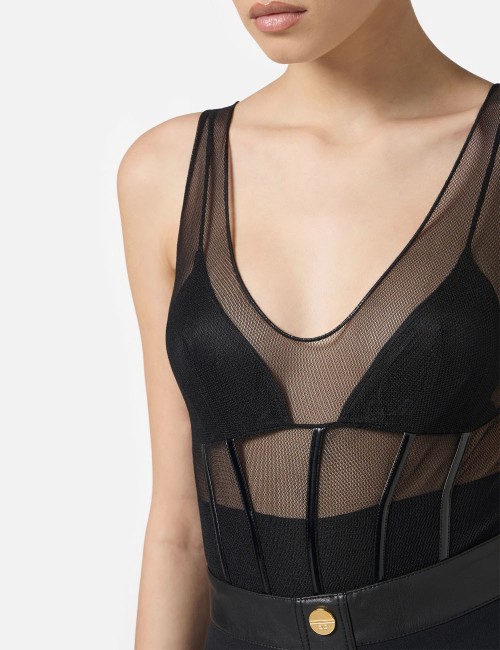 Body in tulle stretch con dettagli in vinile nero
