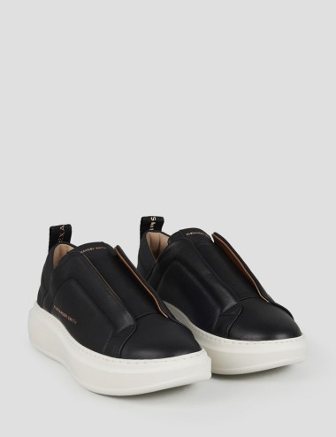 Sneakers Wembley Slip-on Woman in black leather