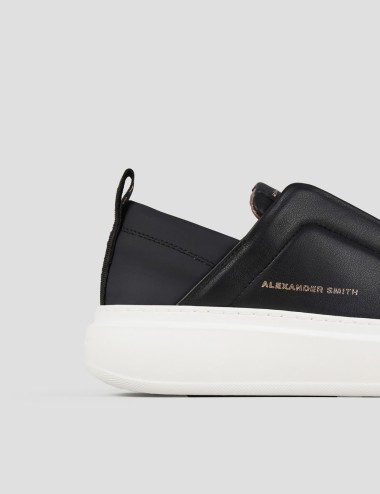 Sneakers Wembley Slip-on Woman in black leather