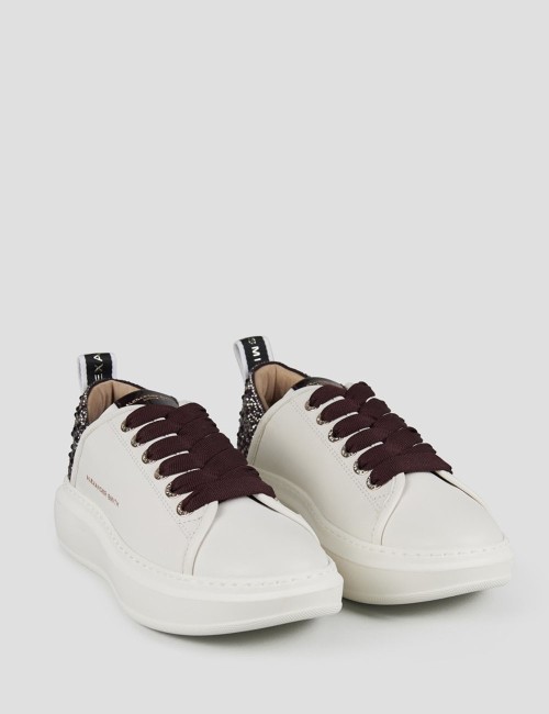 Sneakers Wembley in white leather and rhinestones bordeaux heel