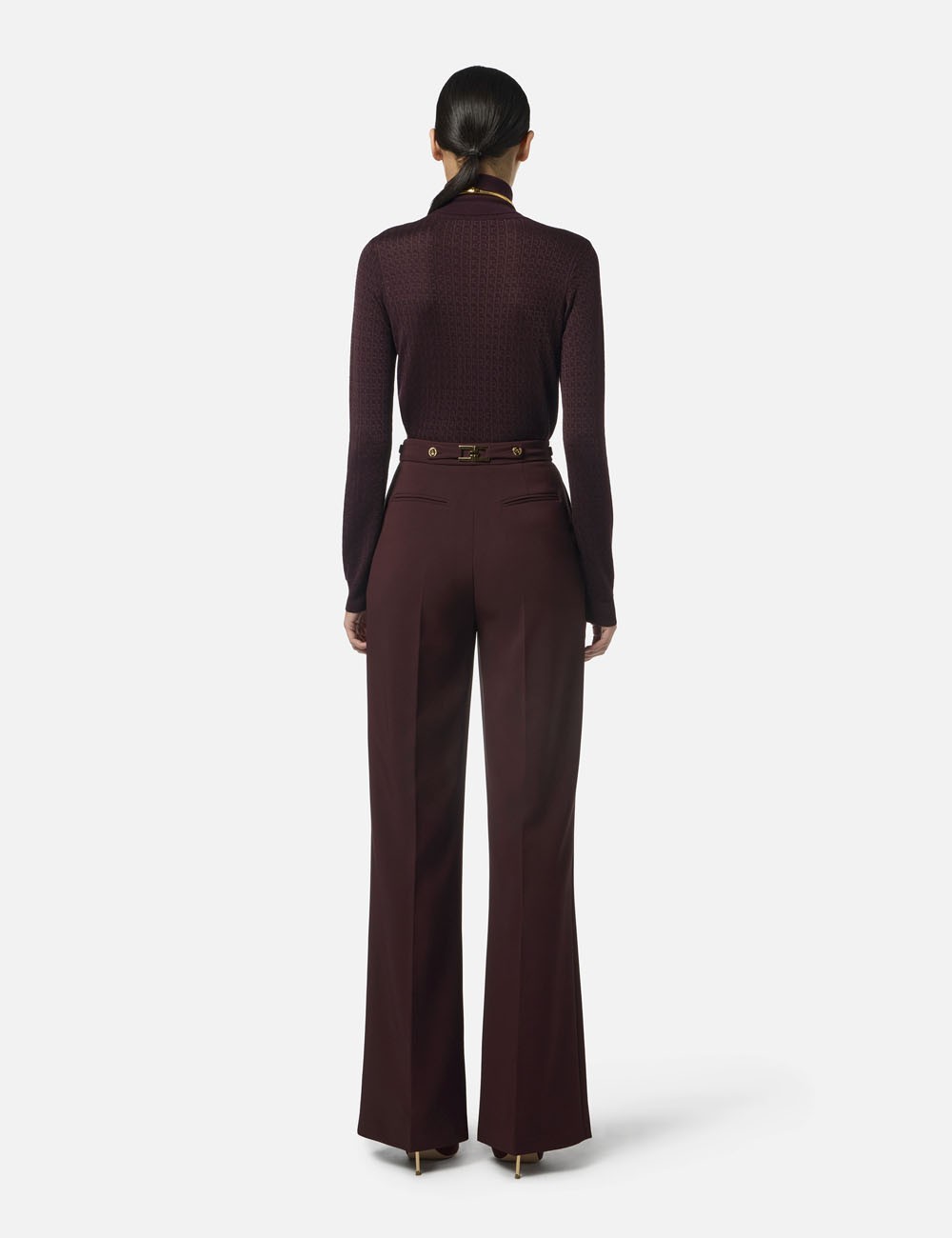 Pantaloni in crêpe con accessorio gioiello merlot