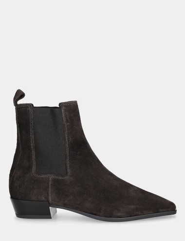 Suede Chelsea boots chocolate